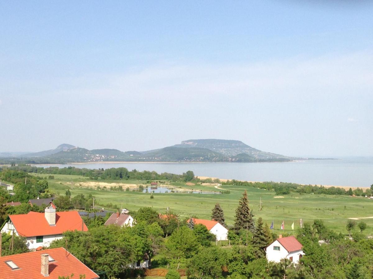 فيلا Panorama Balaton Balatongyörök المظهر الخارجي الصورة