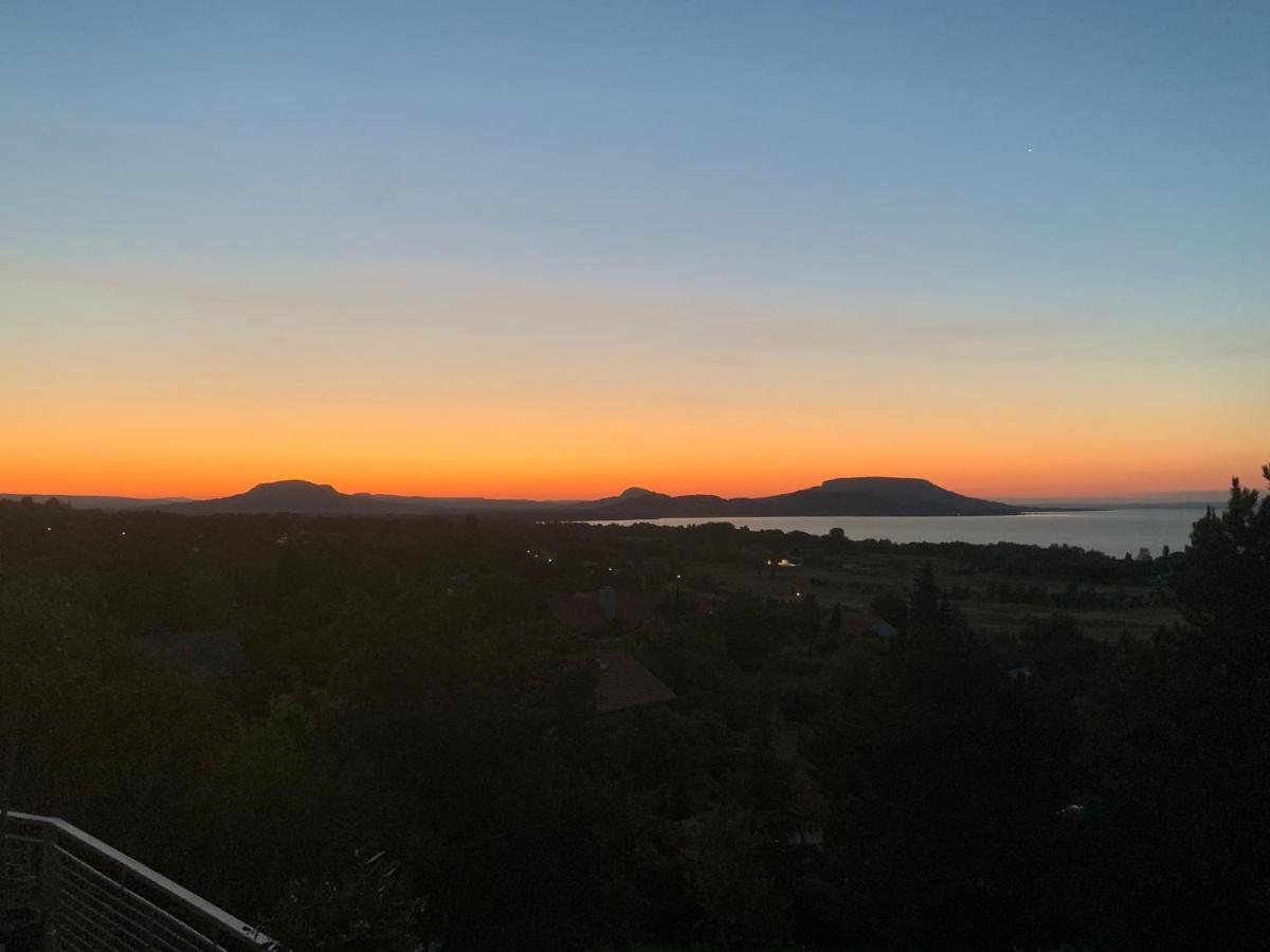 فيلا Panorama Balaton Balatongyörök المظهر الخارجي الصورة